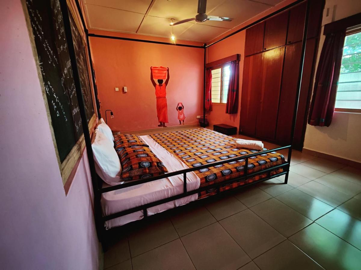 Tumi Hostel Kumasi Esterno foto