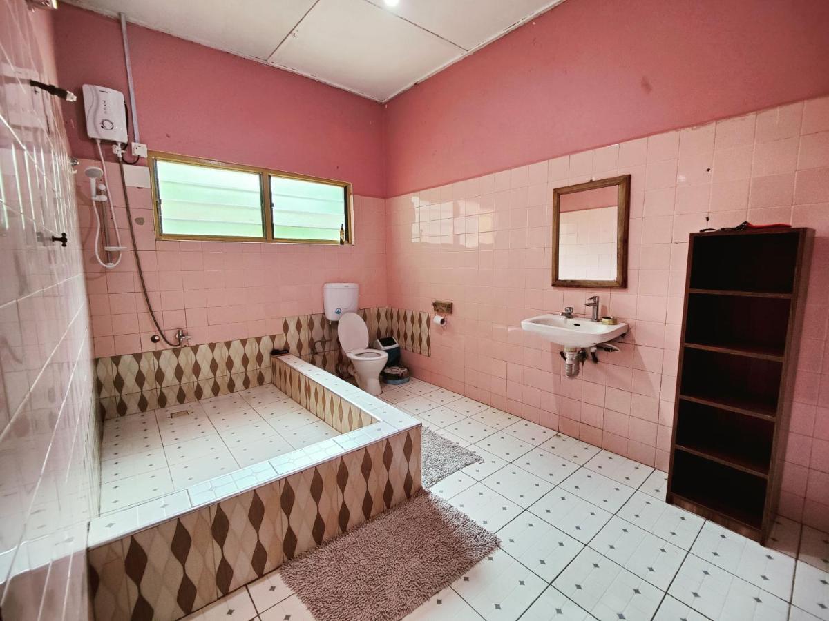 Tumi Hostel Kumasi Esterno foto