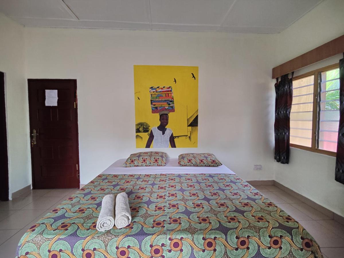 Tumi Hostel Kumasi Esterno foto