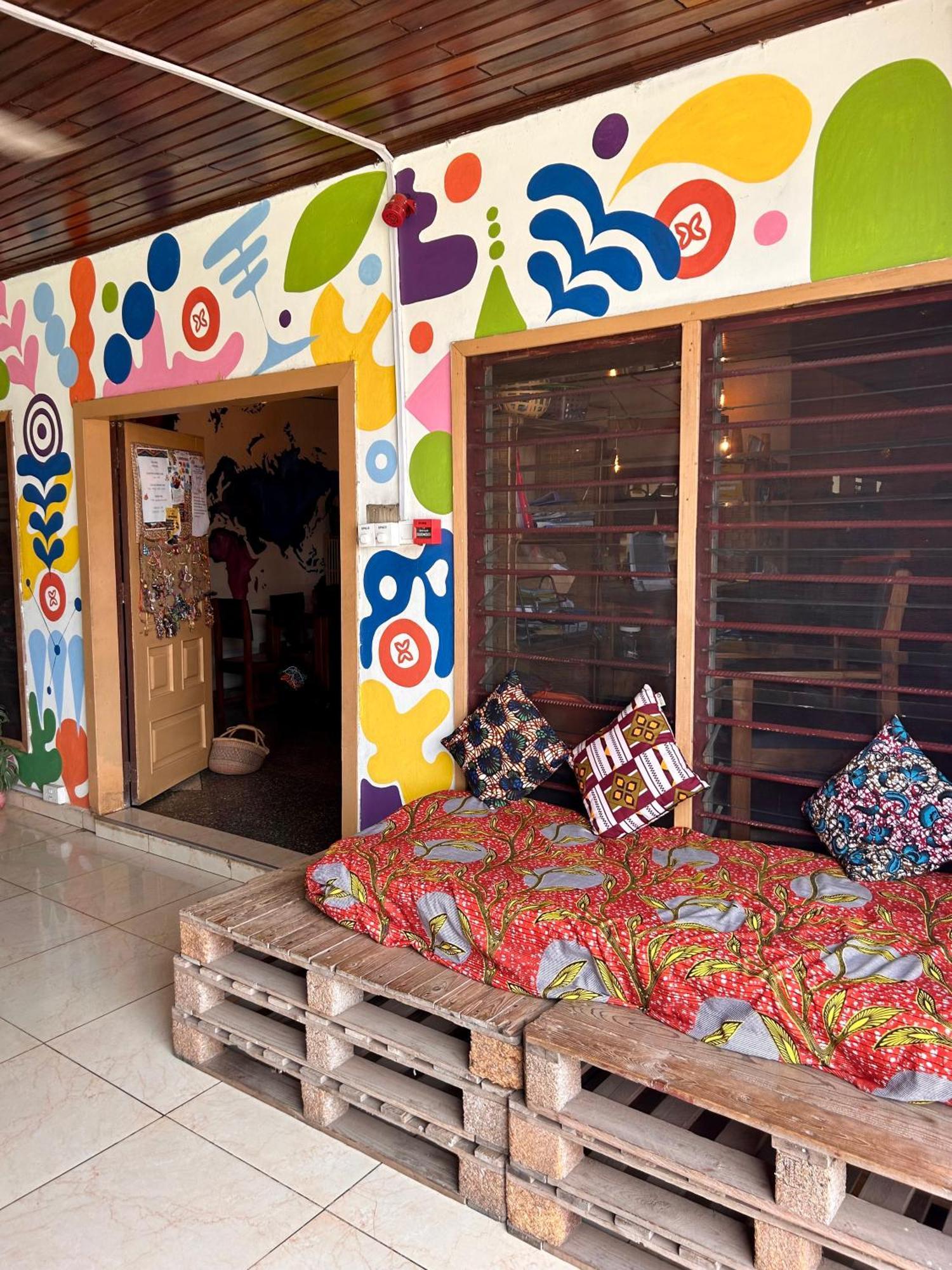Tumi Hostel Kumasi Esterno foto